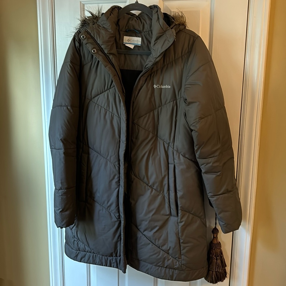 Columbia parka - size L